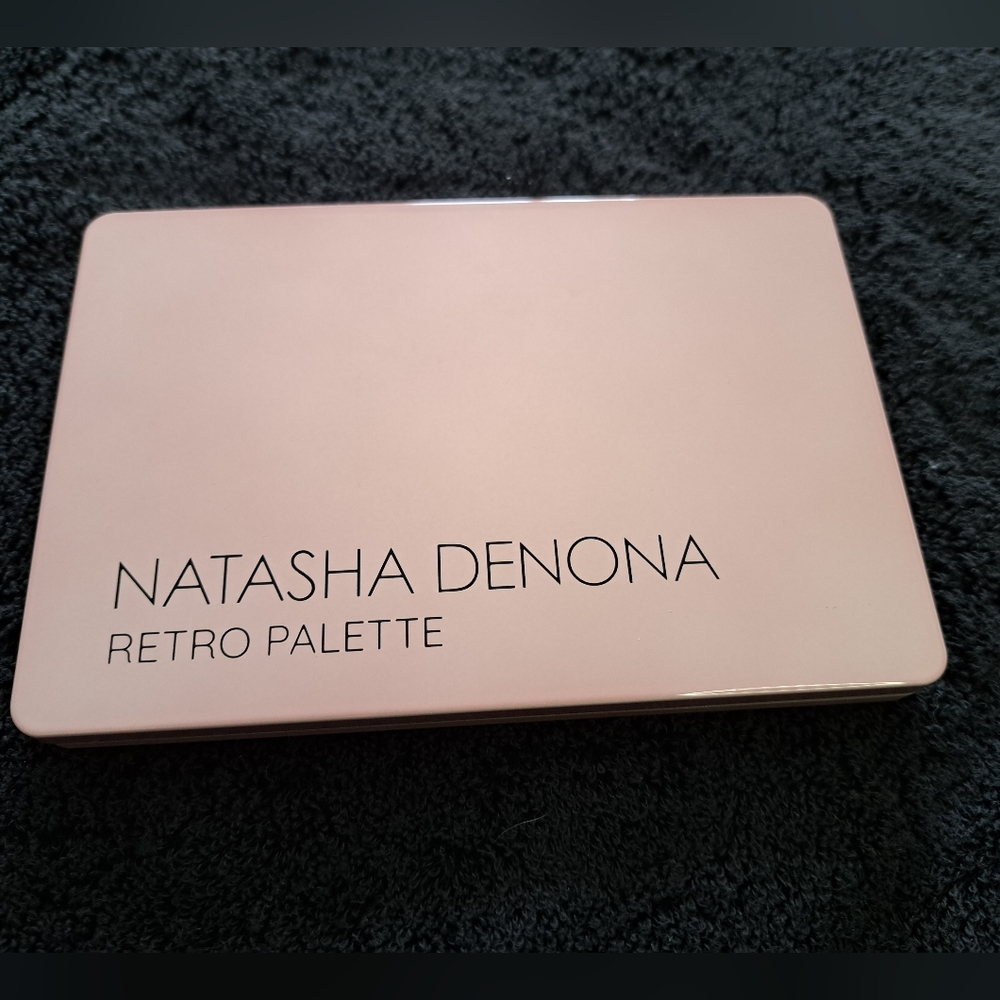Natasha Denona Retro palette eyeshadow and Natasha Denona Love eyeshadow palette